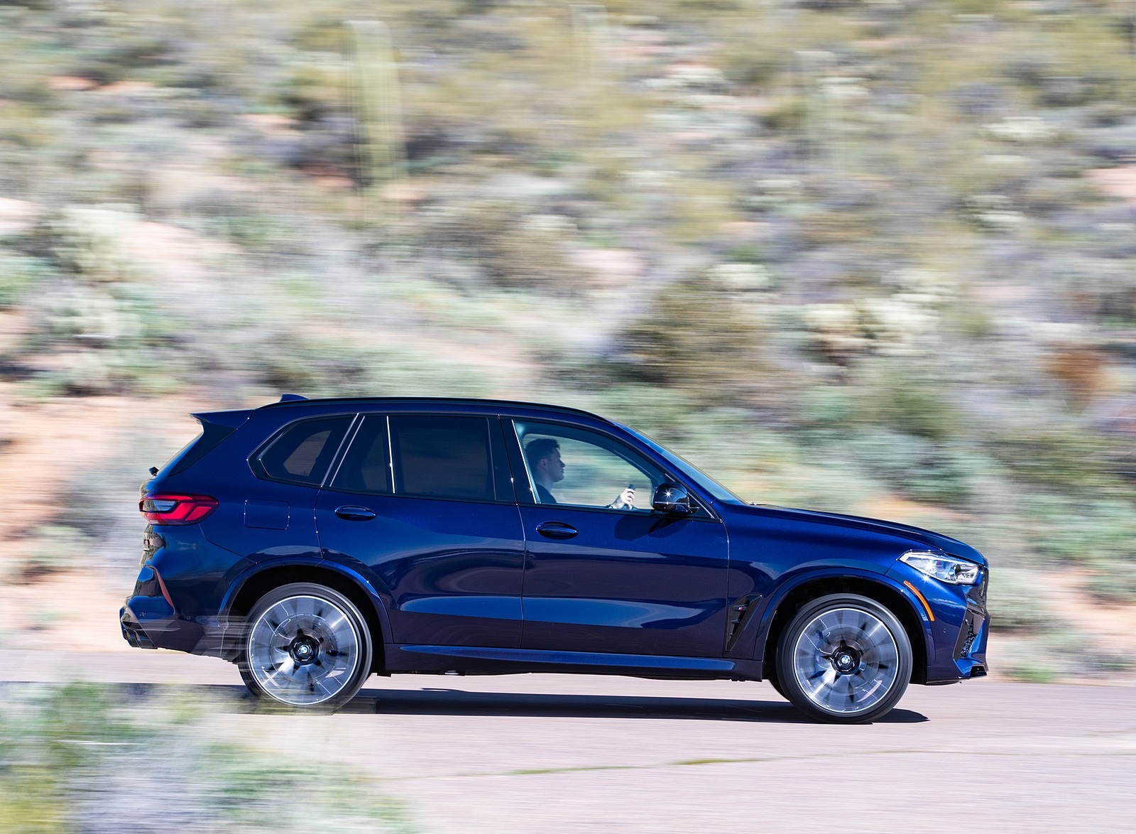 2020 BMW X5 M Competition (Color: Tanzanit Blue Metallic; US-Spec) Side Wallpapers #44 of 196