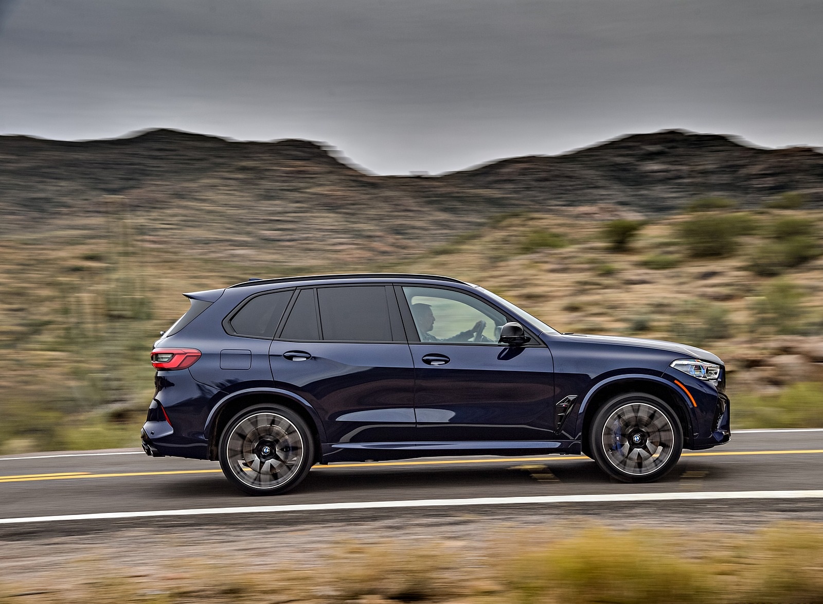 BMW x7 синий танзанит