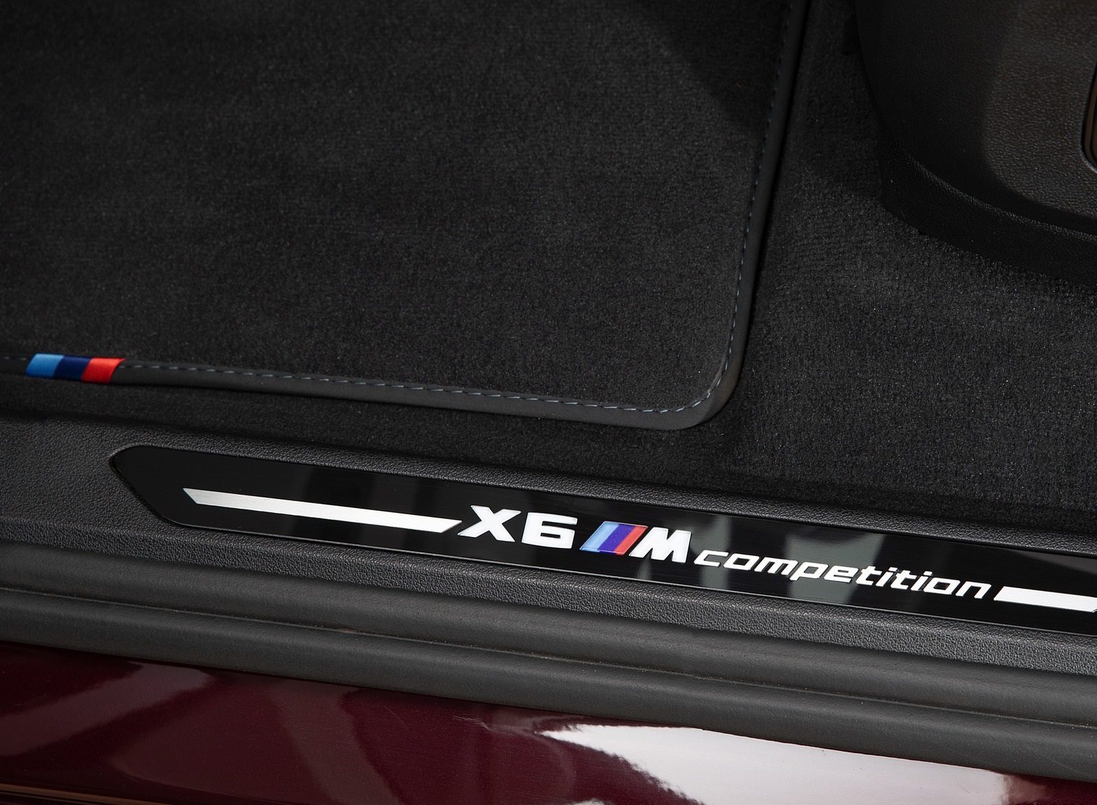 2020 BMW X6 M Competition (Color: Ametrine Metallic; US-Spec) Door Sill Wallpapers #124 of 206