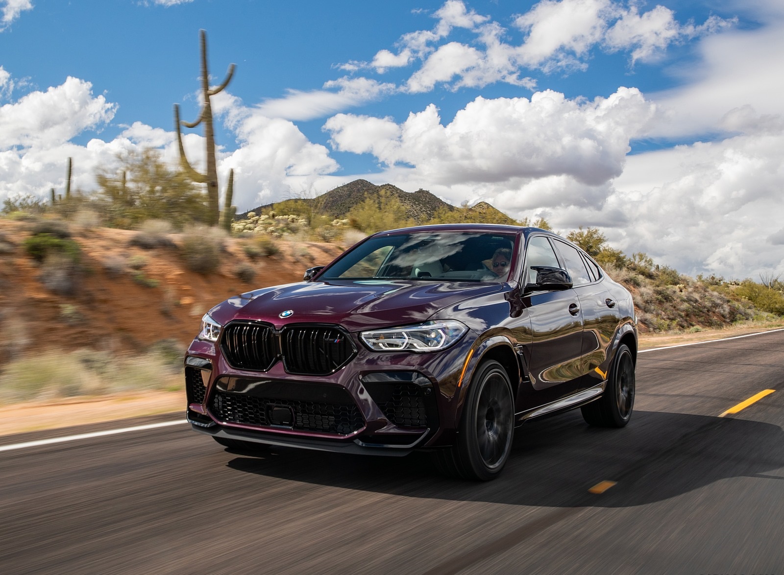 2020 BMW X6 M Competition (Color: Ametrine Metallic; US-Spec) Front Three-Quarter Wallpapers #18 of 206