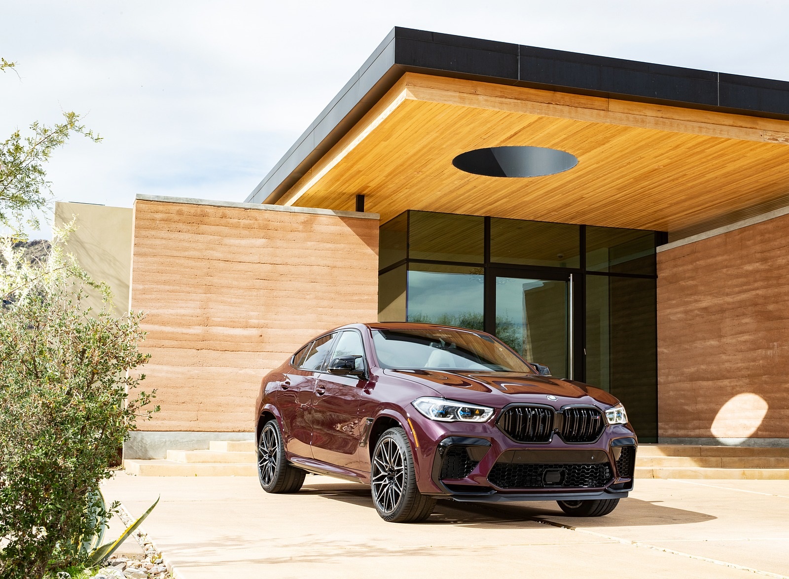 2020 BMW X6 M Competition (Color: Ametrine Metallic; US-Spec) Front Three-Quarter Wallpapers #80 of 206