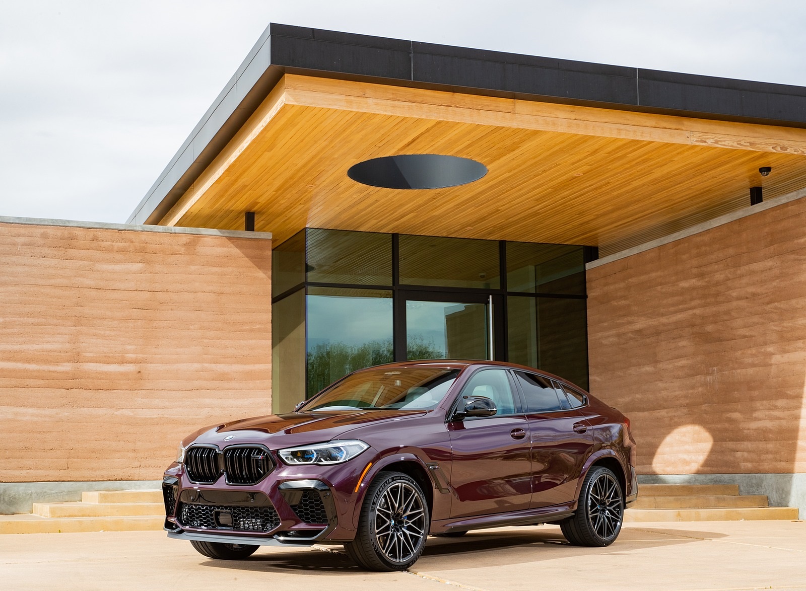 2020 BMW X6 M Competition (Color: Ametrine Metallic; US-Spec) Front Three-Quarter Wallpapers #81 of 206