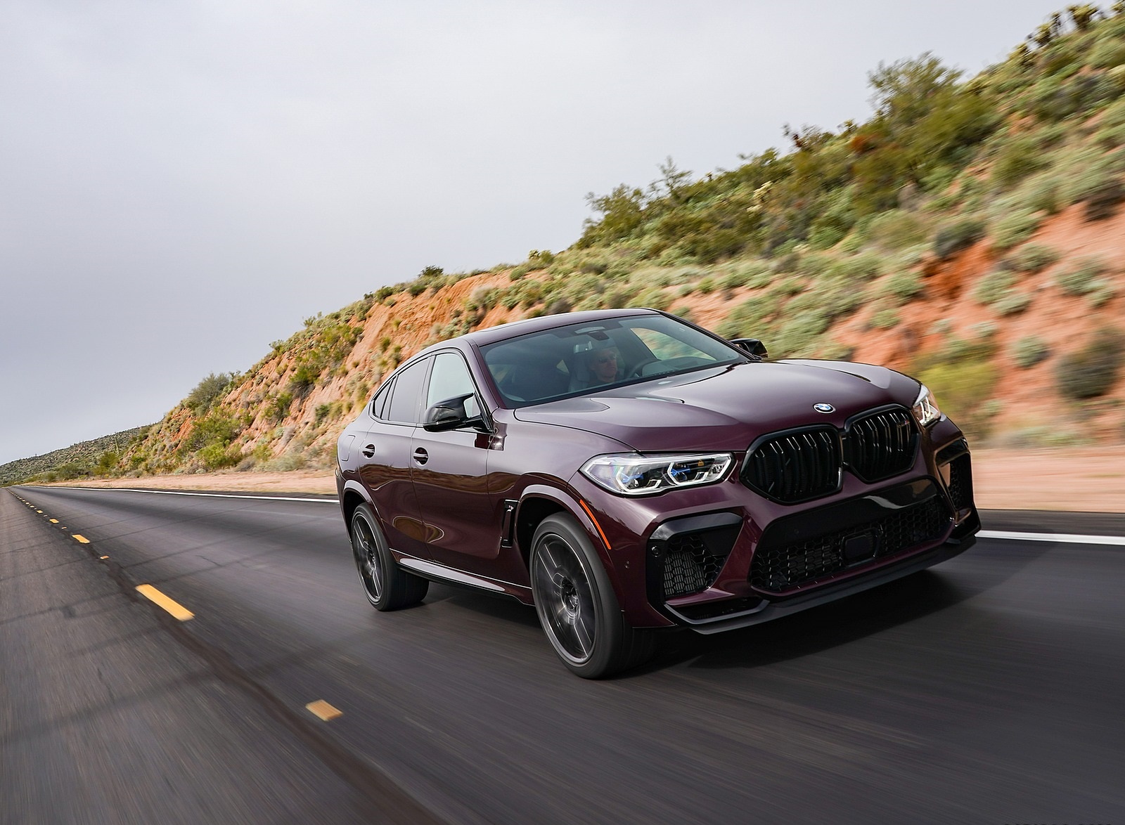 2020 BMW X6 M Competition (Color: Ametrine Metallic; US-Spec) Front Three-Quarter Wallpapers #28 of 206