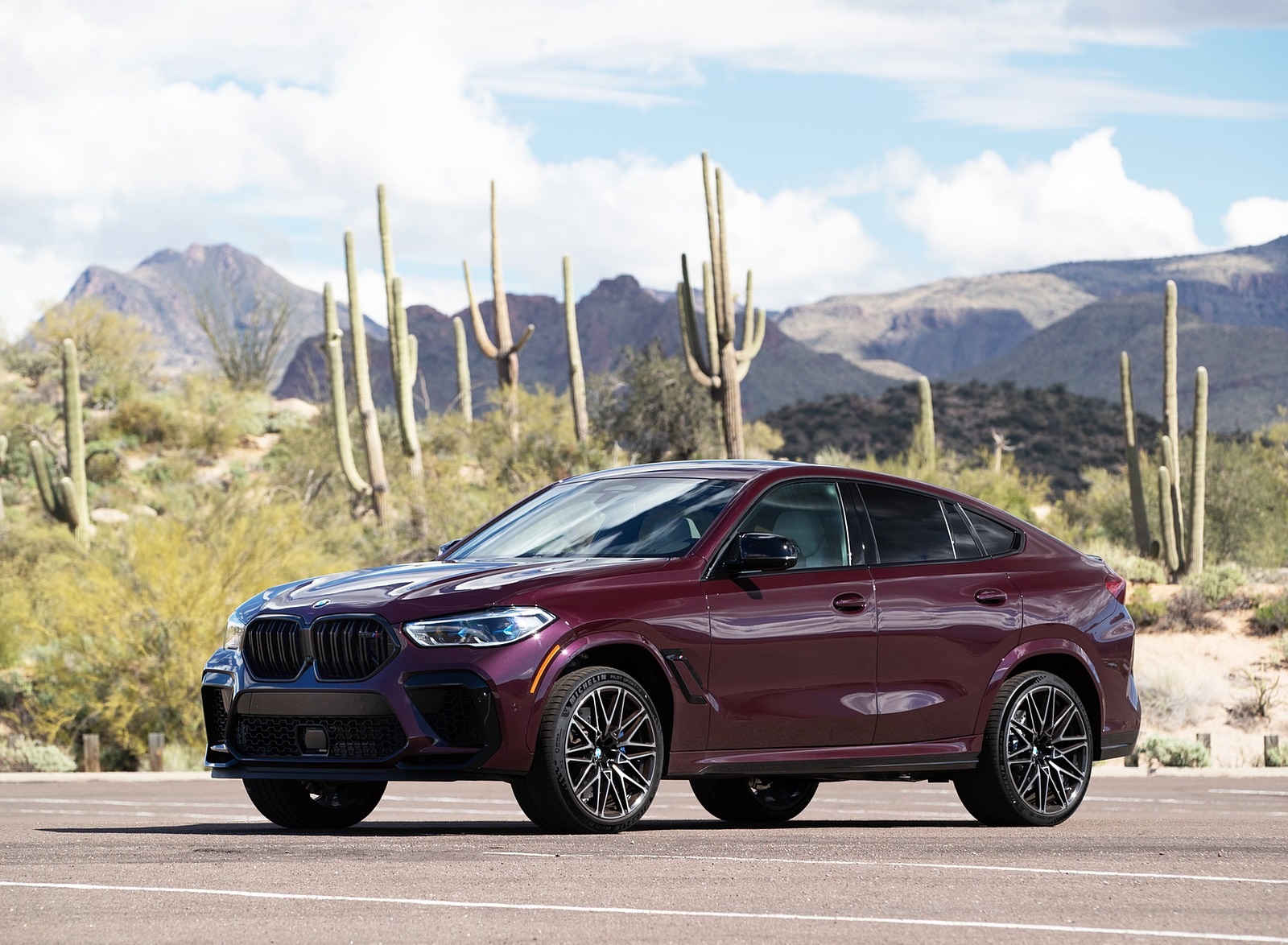 2020 BMW X6 M Competition (Color: Ametrine Metallic; US-Spec) Front Three-Quarter Wallpapers #71 of 206