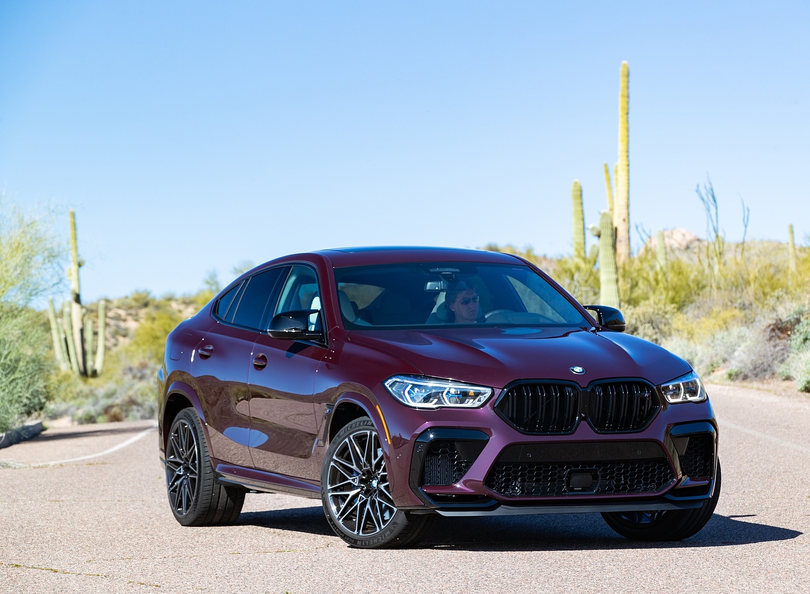 2020 BMW X6 M Competition (Color: Ametrine Metallic; US-Spec) Front Three-Quarter Wallpapers #72 of 206