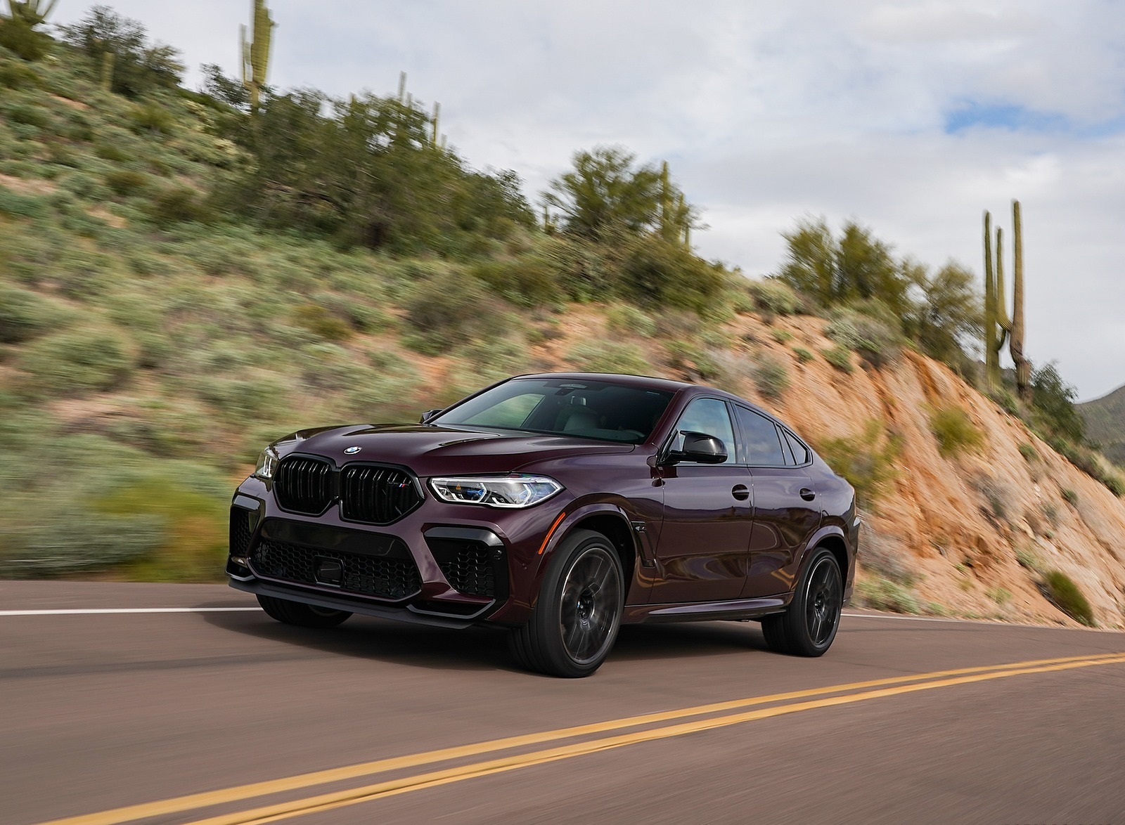2020 BMW X6 M Competition (Color: Ametrine Metallic; US-Spec) Front Three-Quarter Wallpapers #14 of 206