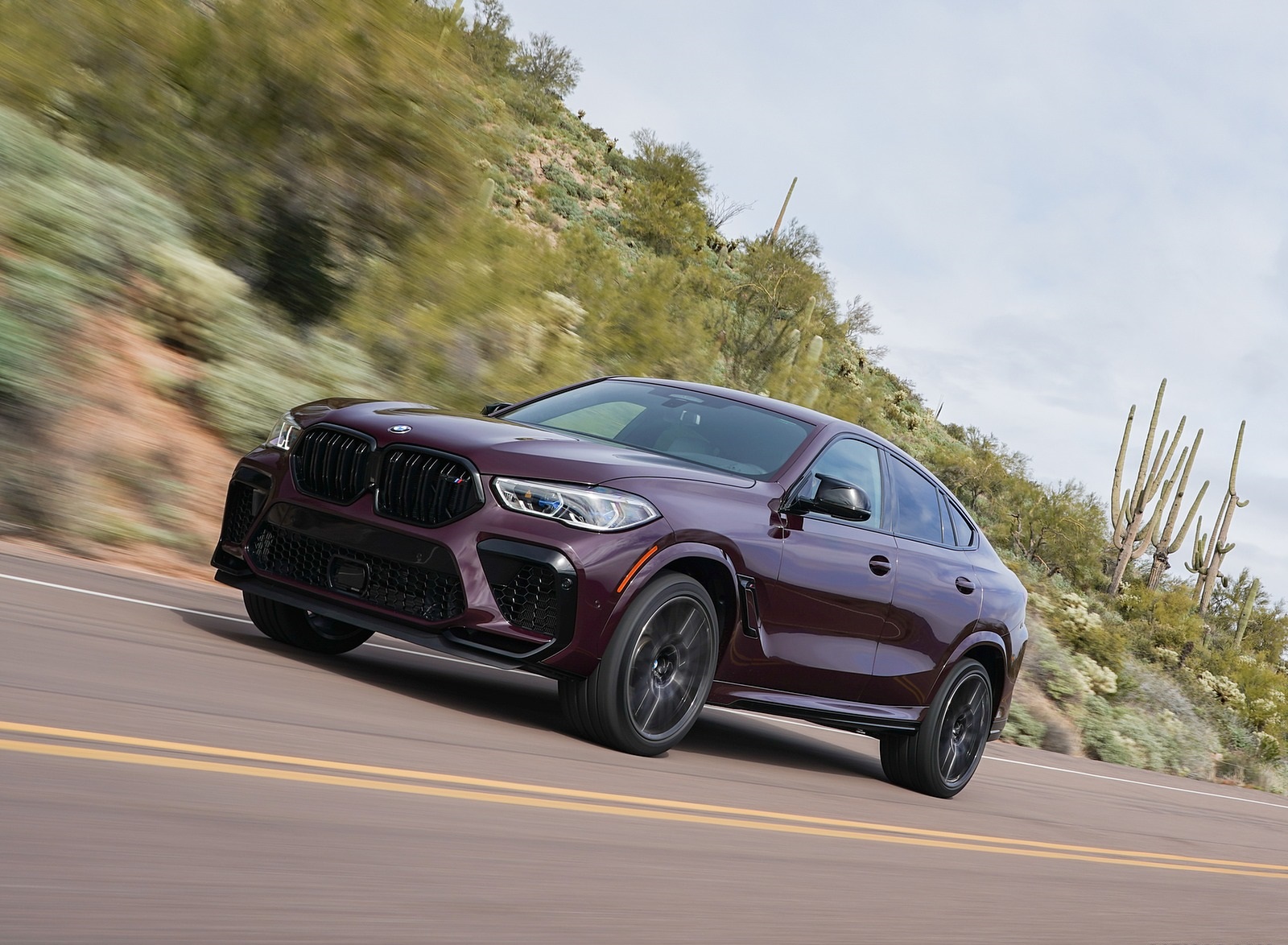 2020 BMW X6 M Competition (Color: Ametrine Metallic; US-Spec) Front Three-Quarter Wallpapers (7)