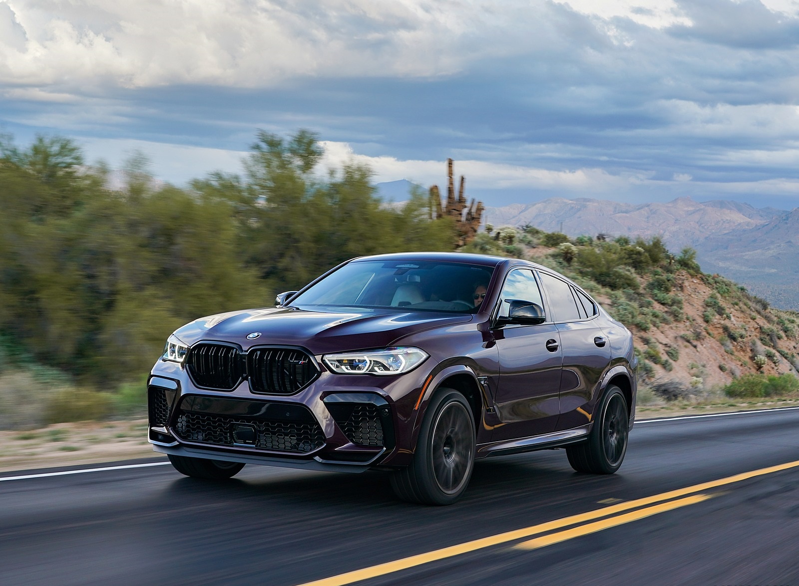 2020 BMW X6 M Competition (Color: Ametrine Metallic; US-Spec) Front Three-Quarter Wallpapers #15 of 206