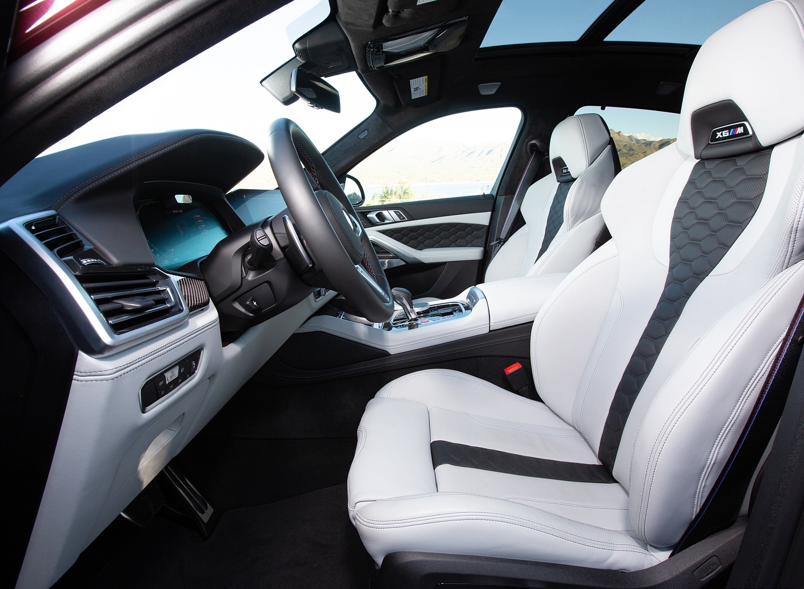 2020 BMW X6 M Competition (Color: Ametrine Metallic; US-Spec) Interior Front Seats Wallpapers #110 of 206