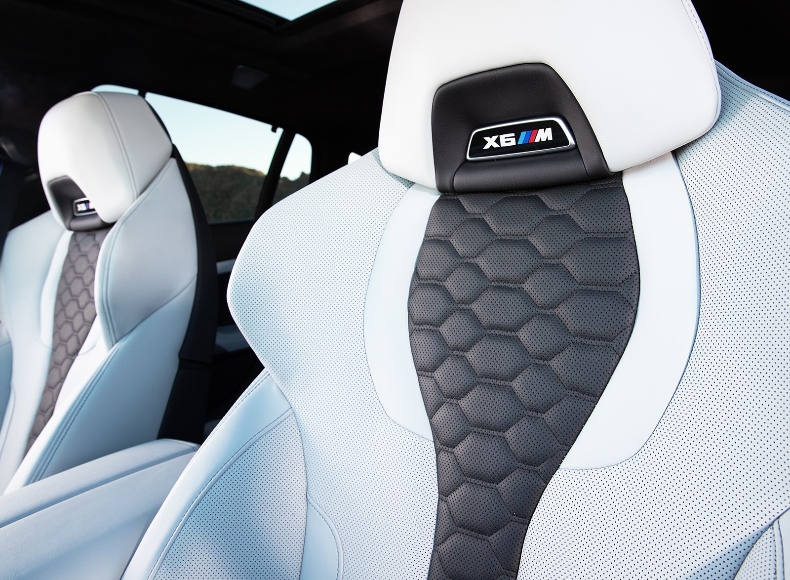 2020 BMW X6 M Competition (Color: Ametrine Metallic; US-Spec) Interior Seats Wallpapers #107 of 206