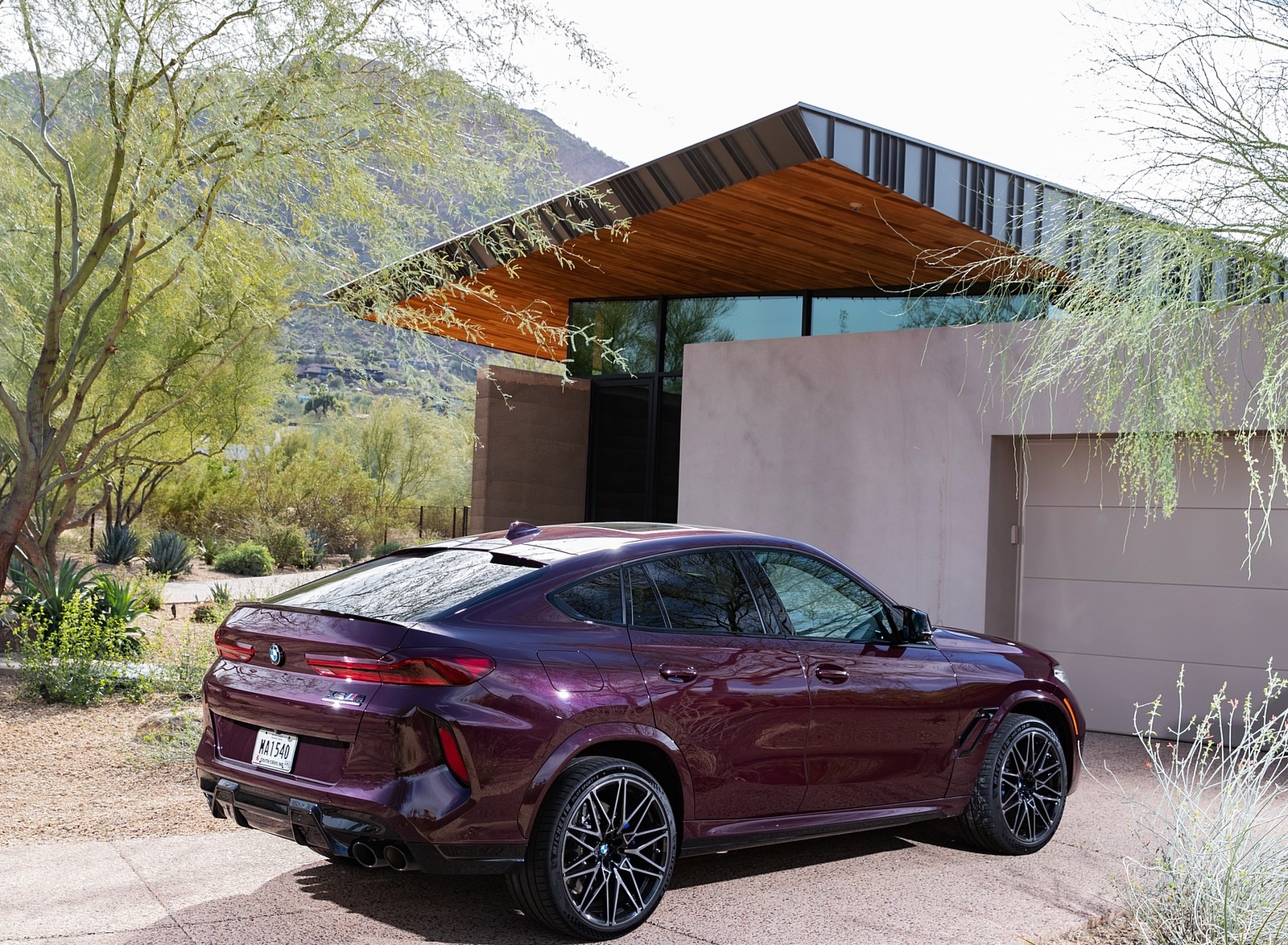 2020 BMW X6 M Competition (Color: Ametrine Metallic; US-Spec) Rear Three-Quarter Wallpapers #89 of 206