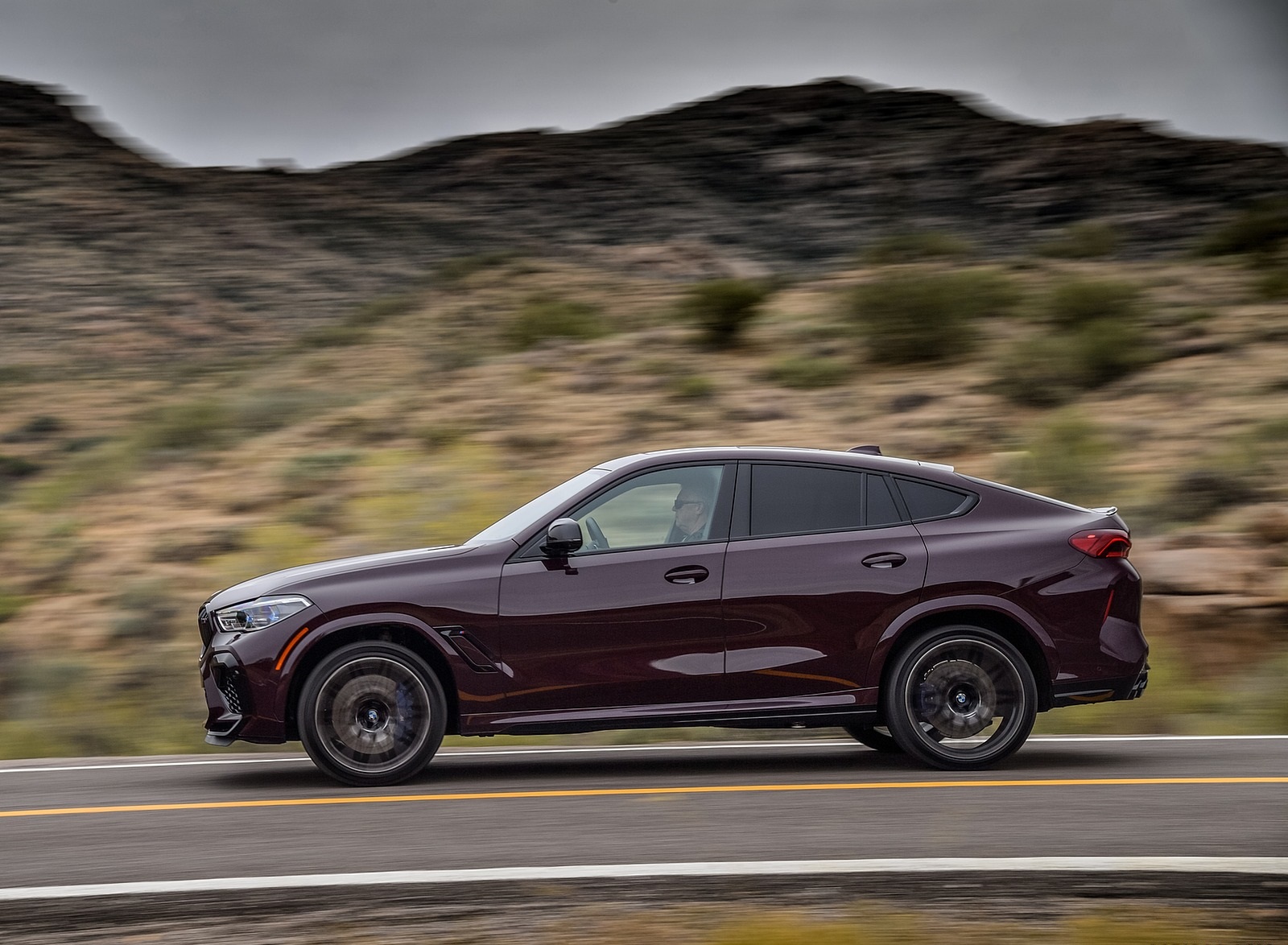 2020 BMW X6 M Competition (Color: Ametrine Metallic; US-Spec) Side Wallpapers #51 of 206