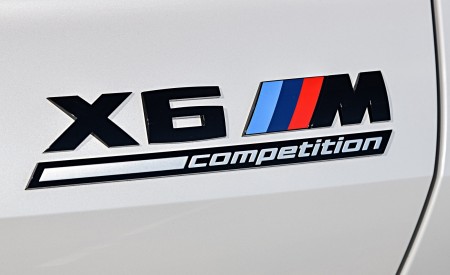 2020 BMW X6 M Competition (Color: Mineral White Metallic; US-Spec) Badge Wallpapers 450x275 (195)
