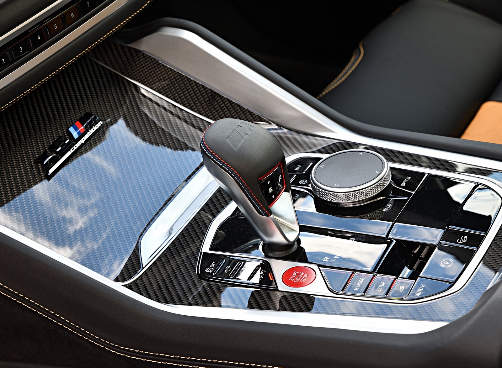 2020 BMW X6 M Competition (Color: Mineral White Metallic; US-Spec) Central Console Wallpapers #198 of 206
