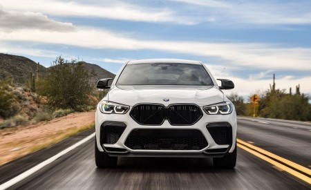 2020 BMW X6 M Competition (Color: Mineral White Metallic; US-Spec) Front Wallpapers 450x275 (140)