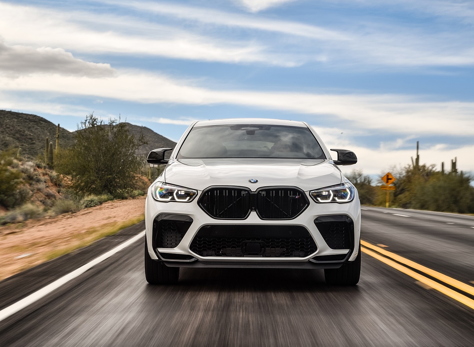 2020 BMW X6 M Competition (Color: Mineral White Metallic; US-Spec) Front Wallpapers #140 of 206