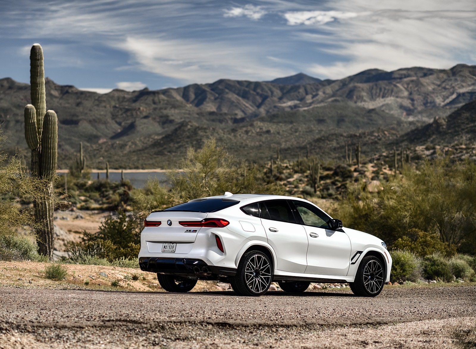 2020 BMW X6 M Competition (Color: Mineral White Metallic; US-Spec) Rear Three-Quarter Wallpapers #177 of 206