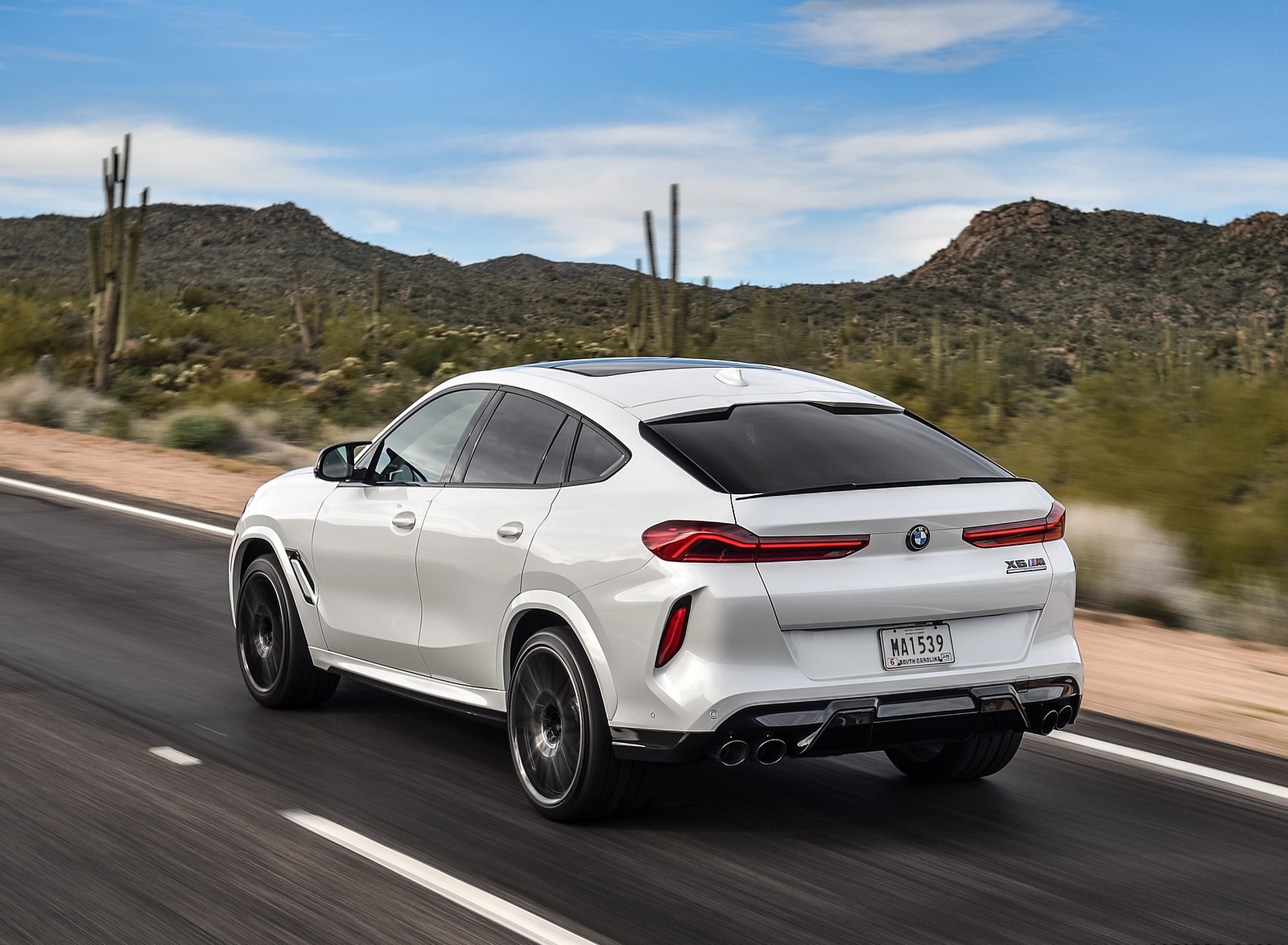 2020 BMW X6 M Competition (Color: Mineral White Metallic; US-Spec) Rear Three-Quarter Wallpapers #156 of 206