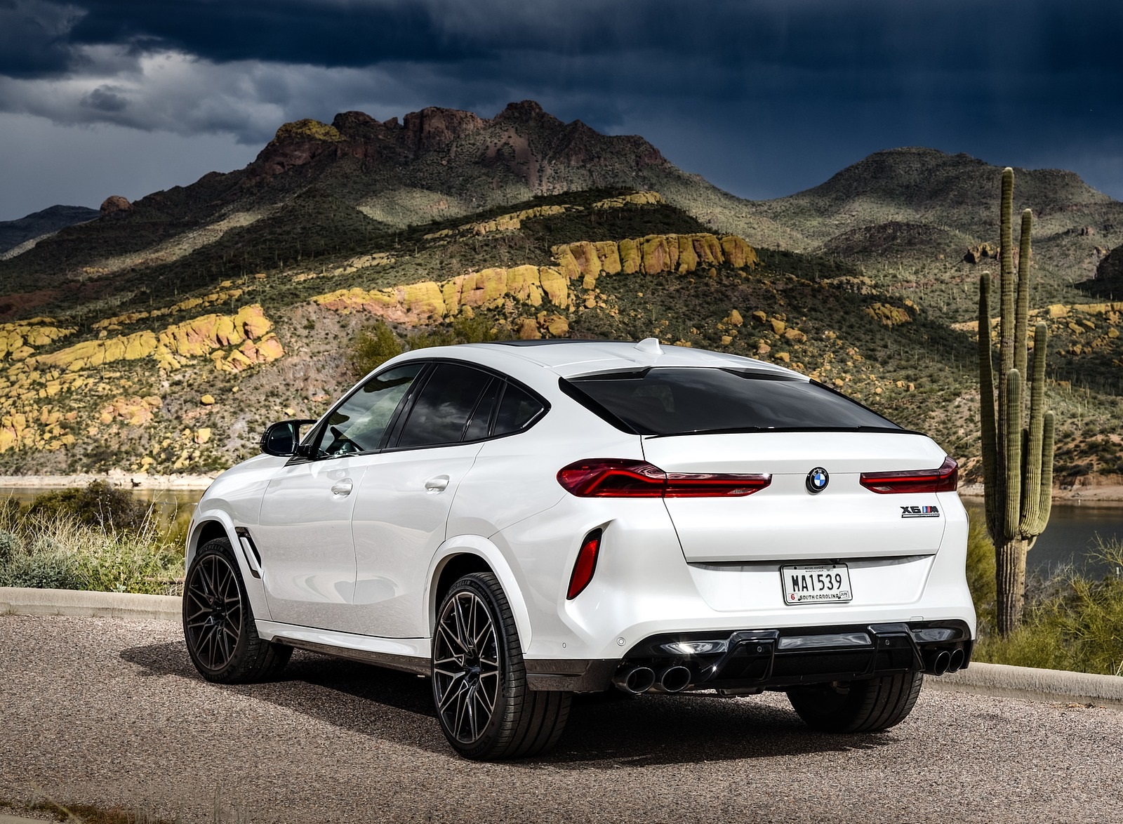 2020 BMW X6 M Competition (Color: Mineral White Metallic; US-Spec) Rear Three-Quarter Wallpapers #179 of 206