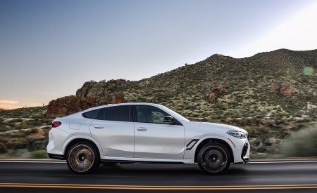 2020 BMW X6 M Competition (Color: Mineral White Metallic; US-Spec) Side Wallpapers 450x275 (161)