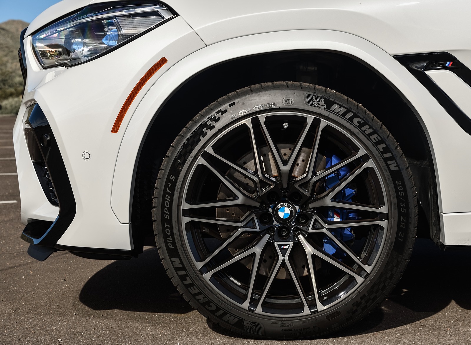 2020 BMW X6 M Competition (Color: Mineral White Metallic; US-Spec) Wheel Wallpapers #191 of 206
