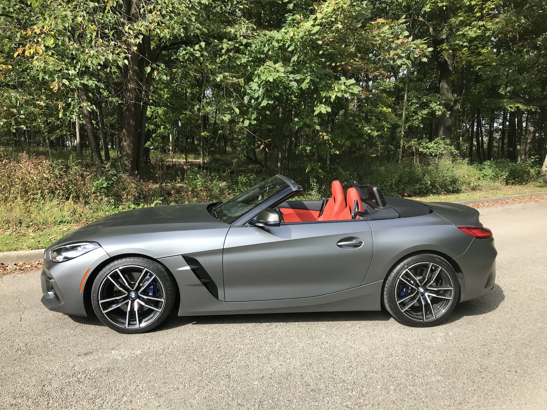 2020 BMW Z4 M40i Roadster (Color: Frozen Grey Metallic) Side Wallpapers #40 of 41