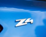 2020 BMW Z4 M40i Roadster (Color: Misano Blue Metallic) Badge Wallpapers 150x120 (26)