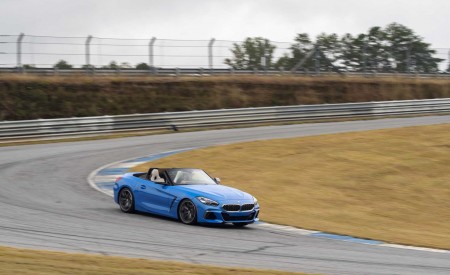 2020 BMW Z4 M40i Roadster (Color: Misano Blue Metallic) Front Three-Quarter Wallpapers 450x275 (13)