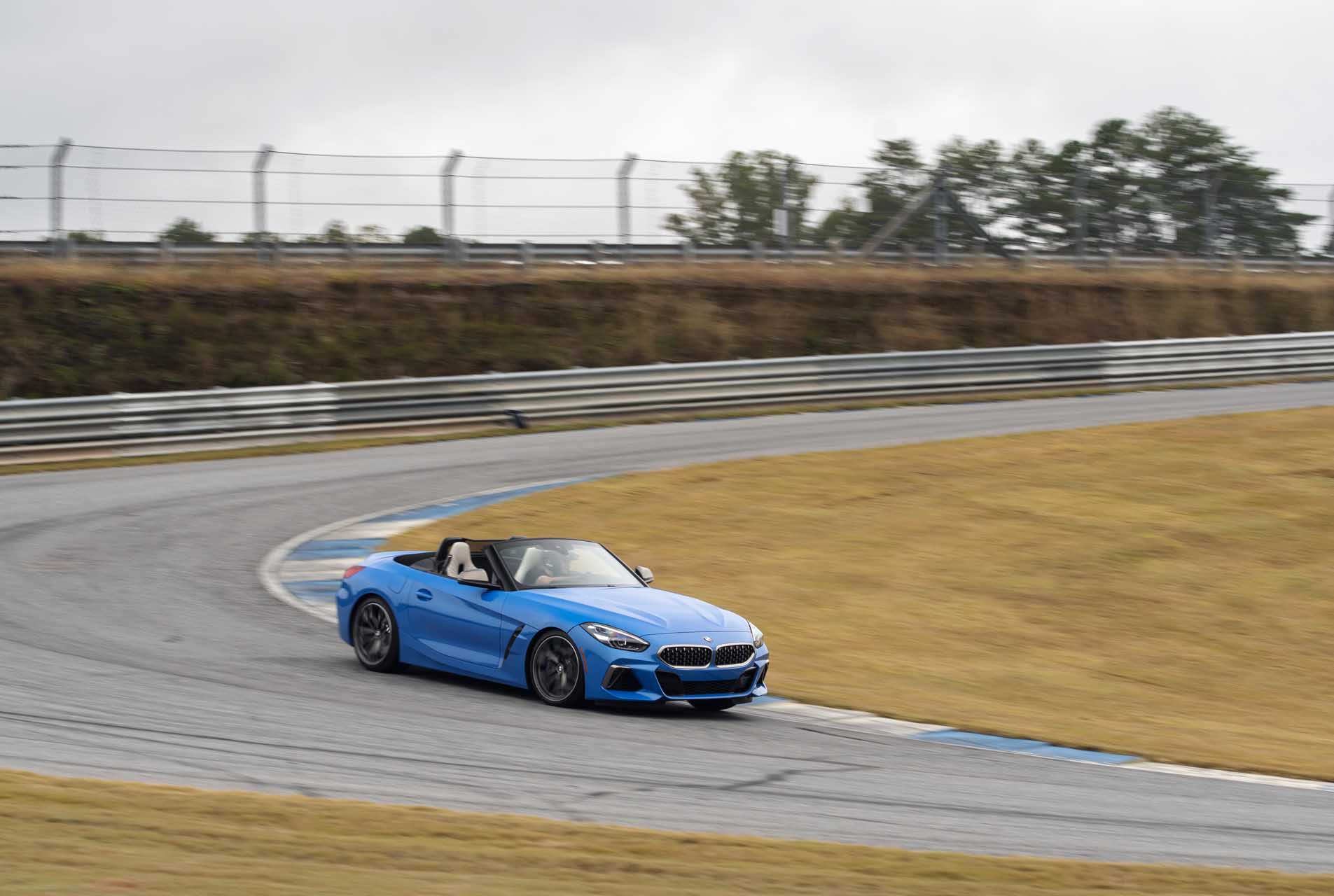2020 BMW Z4 M40i Roadster (Color: Misano Blue Metallic) Front Three-Quarter Wallpapers #13 of 41