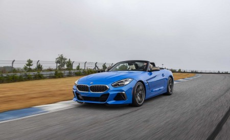 2020 BMW Z4 M40i Roadster (Color: Misano Blue Metallic) Front Three-Quarter Wallpapers 450x275 (3)
