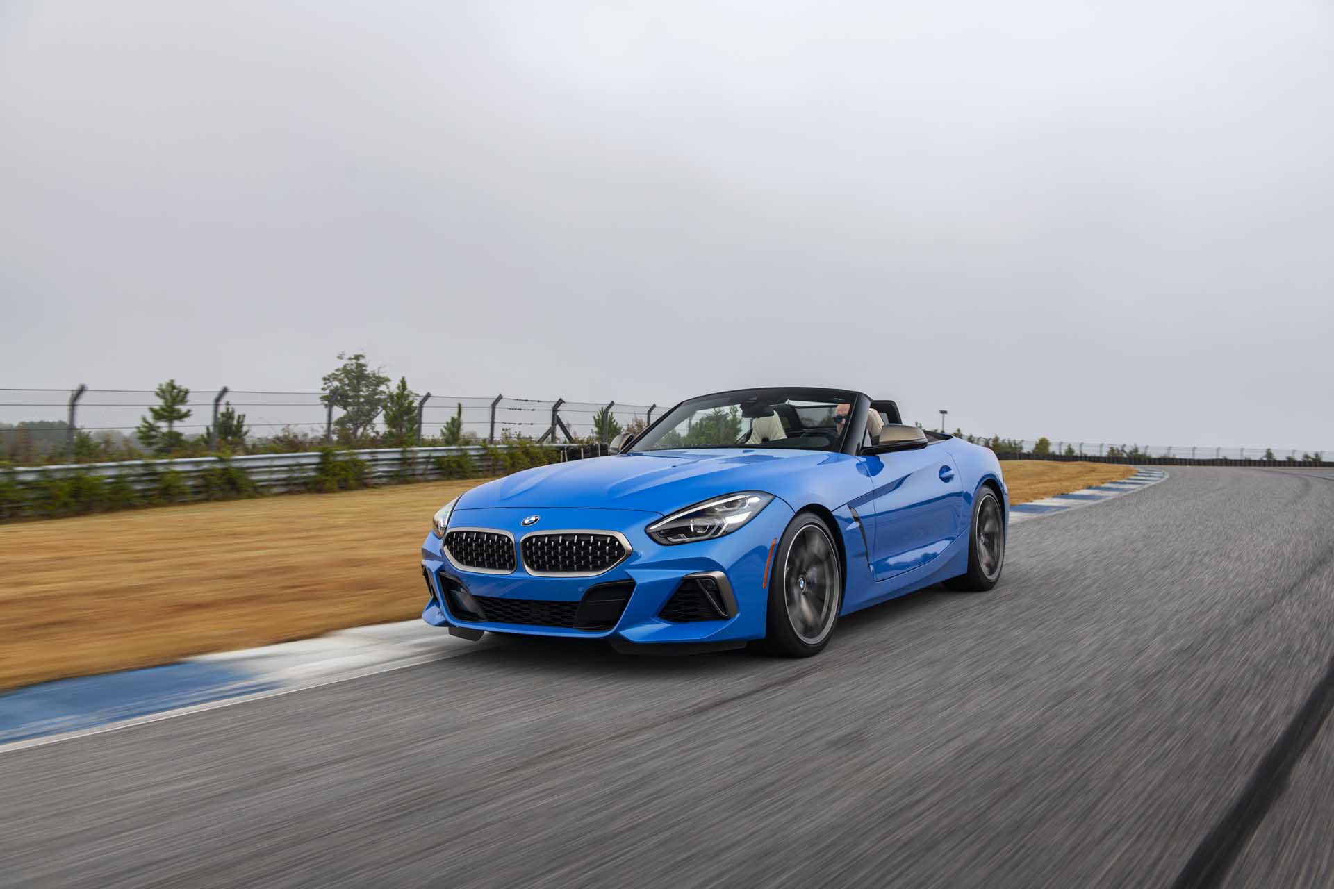 2020 BMW Z4 M40i Roadster (Color: Misano Blue Metallic) Front Three-Quarter Wallpapers (3)