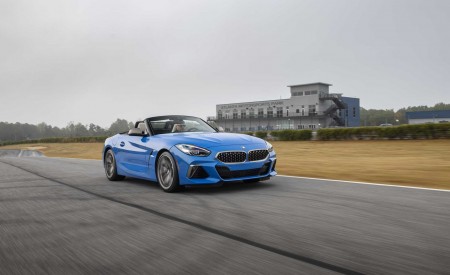 2020 BMW Z4 M40i Roadster (Color: Misano Blue Metallic) Front Three-Quarter Wallpapers 450x275 (4)