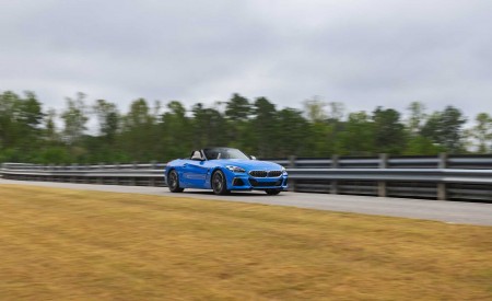 2020 BMW Z4 M40i Roadster (Color: Misano Blue Metallic) Front Three-Quarter Wallpapers 450x275 (15)