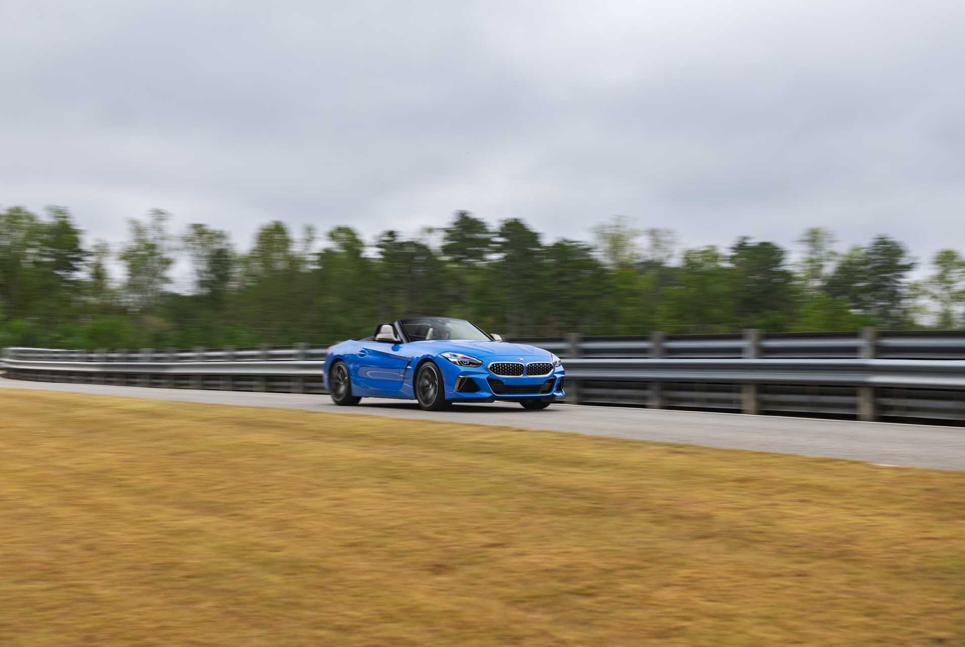 2020 BMW Z4 M40i Roadster (Color: Misano Blue Metallic) Front Three-Quarter Wallpapers #15 of 41