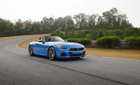 2020 BMW Z4 M40i Roadster (Color: Misano Blue Metallic) Front Three-Quarter Wallpapers 450x275 (5)