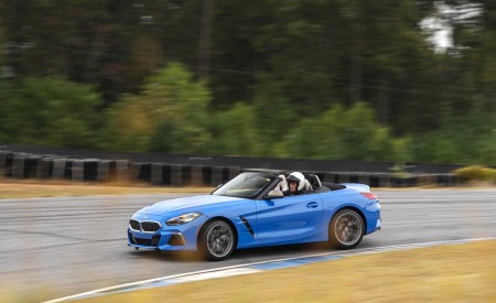 2020 BMW Z4 M40i Roadster (Color: Misano Blue Metallic) Front Three-Quarter Wallpapers 450x275 (16)