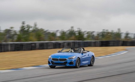 2020 BMW Z4 M40i Roadster (Color: Misano Blue Metallic) Front Wallpapers 450x275 (18)