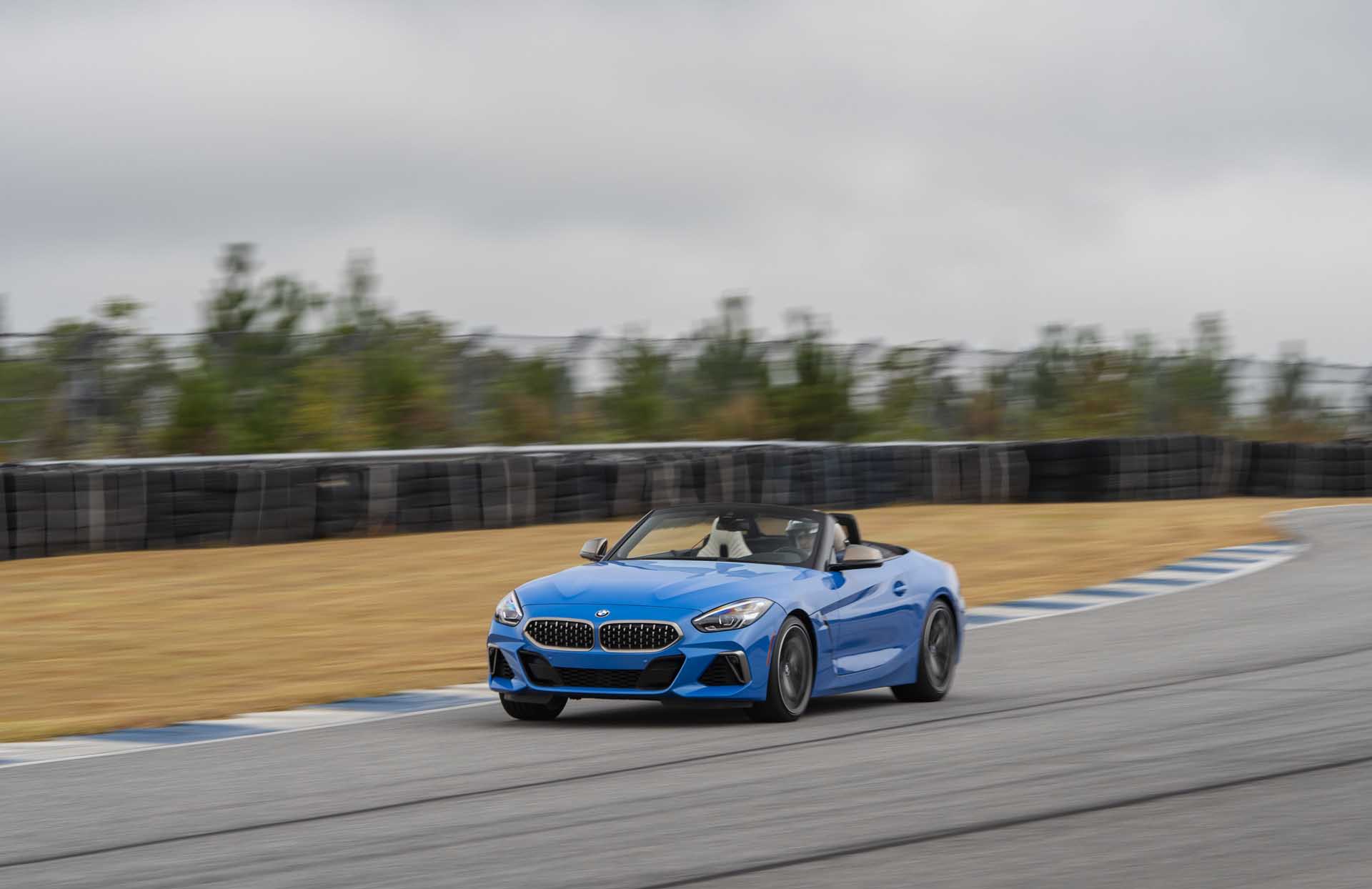 2020 BMW Z4 M40i Roadster (Color: Misano Blue Metallic) Front Wallpapers #18 of 41