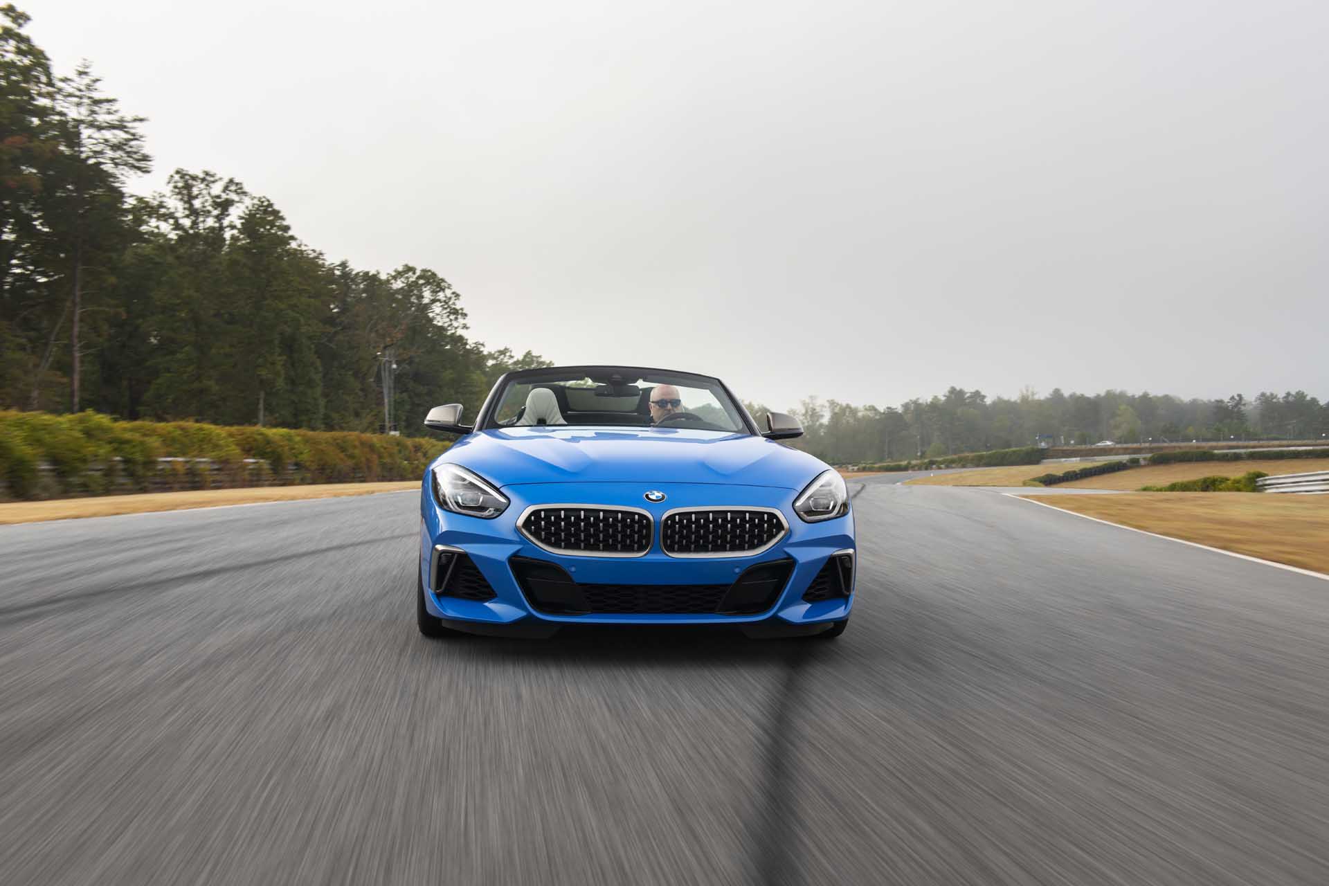 2020 BMW Z4 M40i Roadster (Color: Misano Blue Metallic) Front Wallpapers (2)