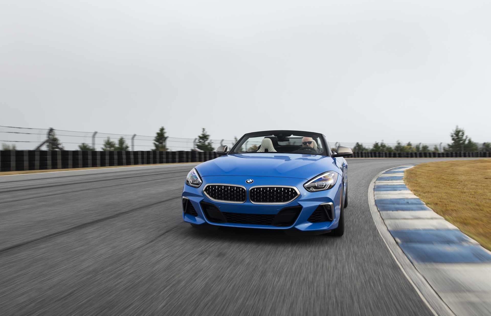 2020 BMW Z4 M40i Roadster (Color: Misano Blue Metallic) Front Wallpapers #1 of 41