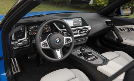 2020 BMW Z4 M40i Roadster (Color: Misano Blue Metallic) Interior Cockpit Wallpapers 450x275 (35)