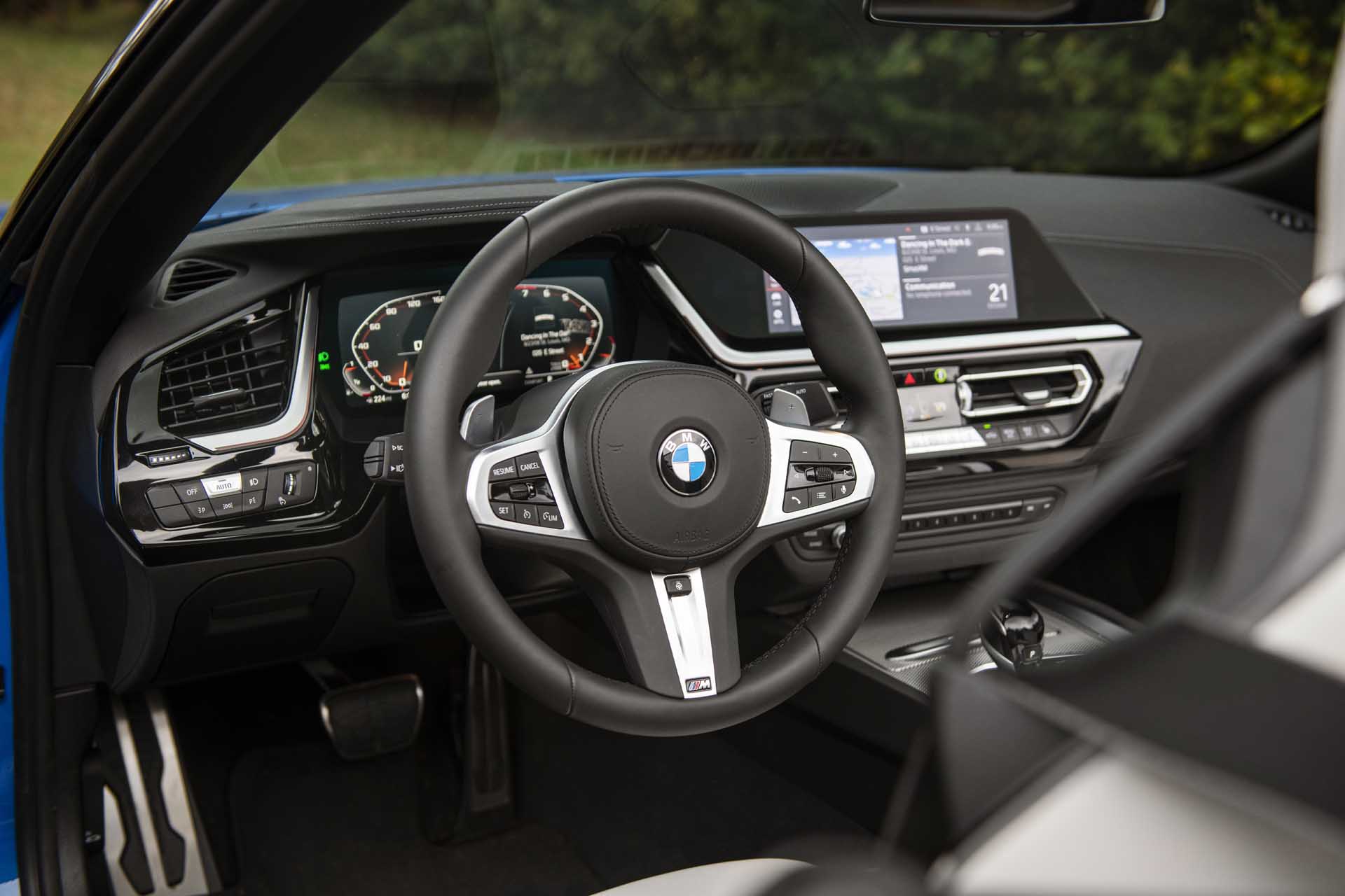 2020 BMW Z4 M40i Roadster (Color: Misano Blue Metallic) Interior Steering Wheel Wallpapers #29 of 41