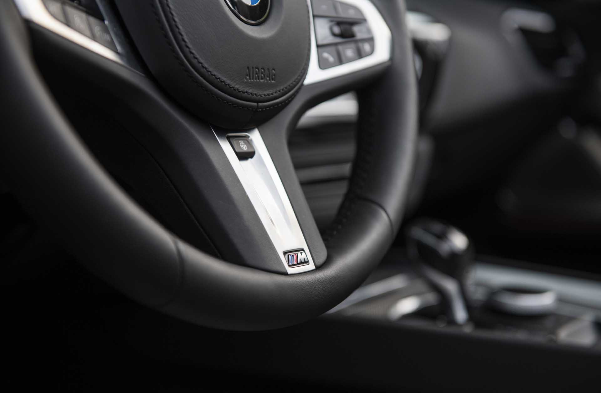 2020 BMW Z4 M40i Roadster (Color: Misano Blue Metallic) Interior Steering Wheel Wallpapers #28 of 41
