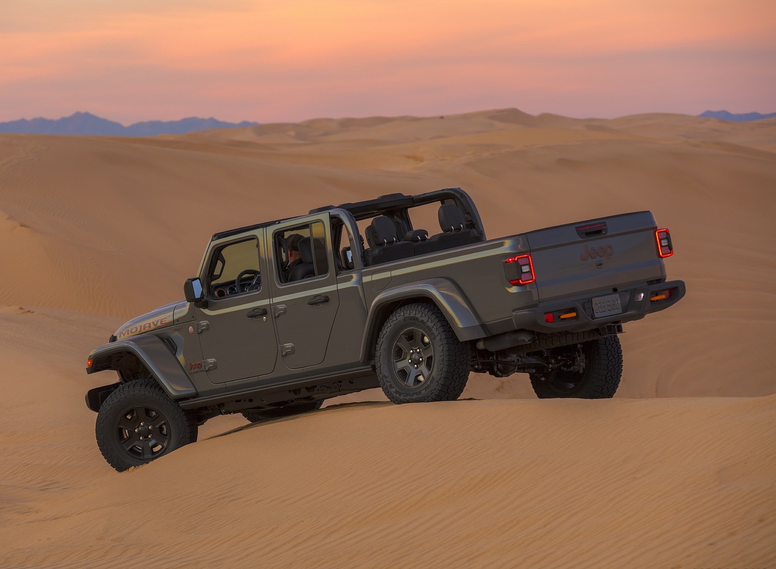 2020 Jeep Gladiator Mojave Rear Three-Quarter Wallpapers #31 of 54