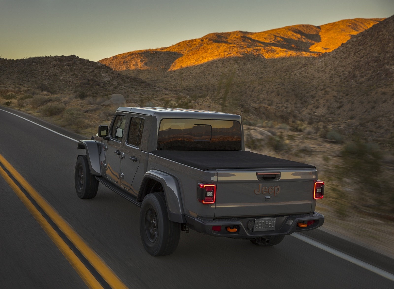 2020 Jeep Gladiator Mojave Rear Three-Quarter Wallpapers #12 of 54