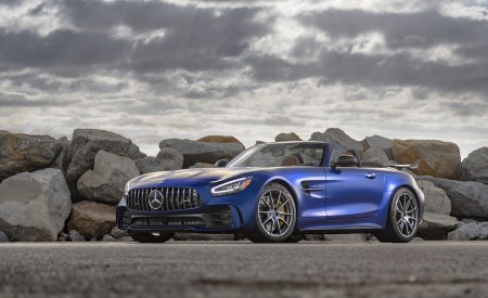 2020 Mercedes-AMG GT R Roadster (US-Spec) Front Three-Quarter Wallpapers 450x275 (31)