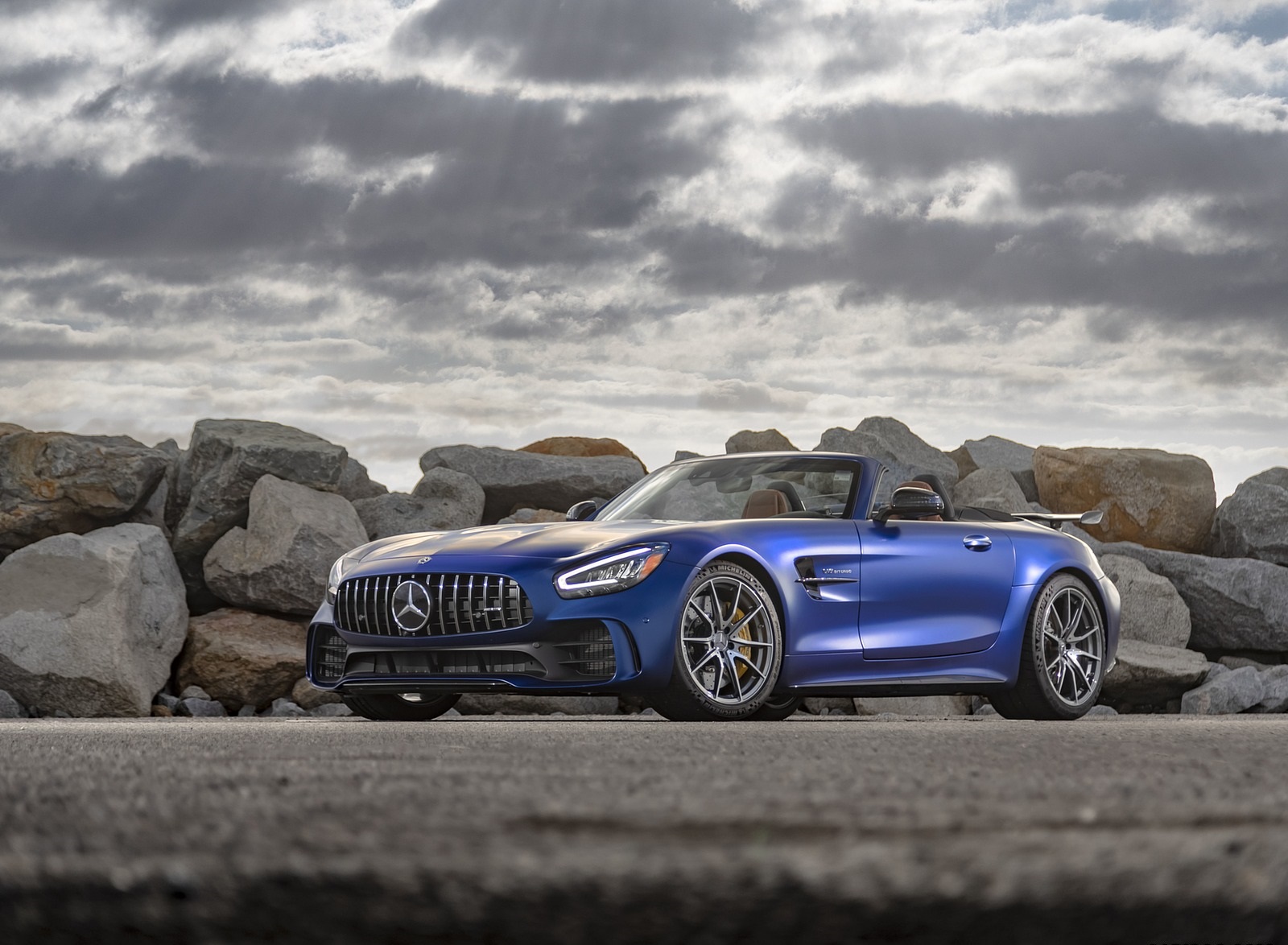 2020 Mercedes-AMG GT R Roadster (US-Spec) Front Three-Quarter Wallpapers #31 of 75