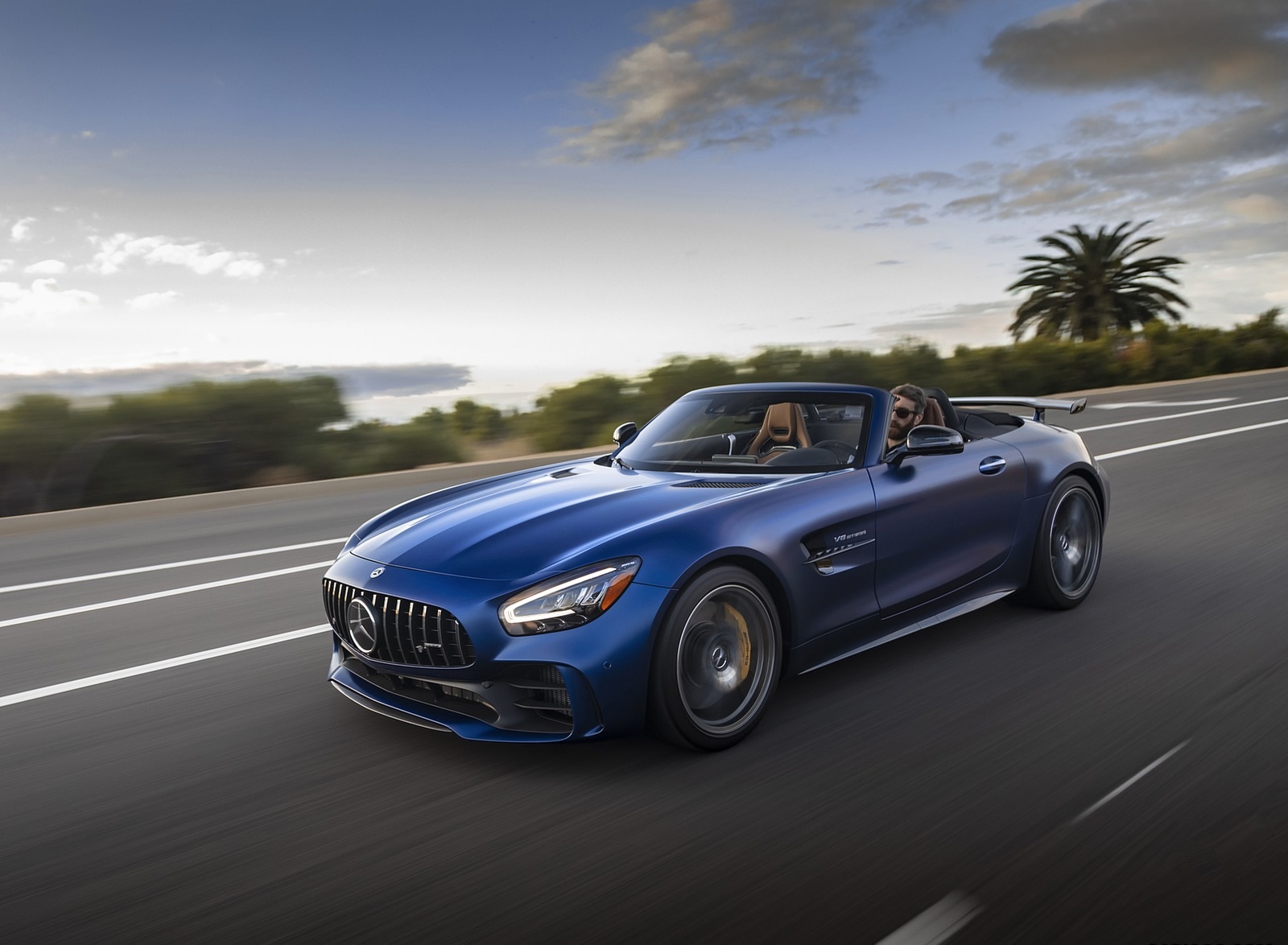 2020 Mercedes-AMG GT R Roadster (US-Spec) Front Three-Quarter Wallpapers (3)