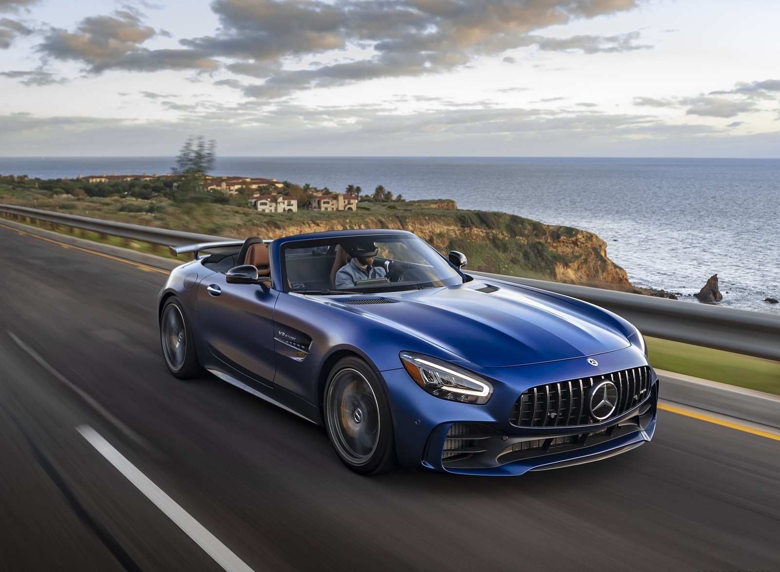 2020 Mercedes-AMG GT R Roadster (US-Spec) Front Three-Quarter Wallpapers (4)