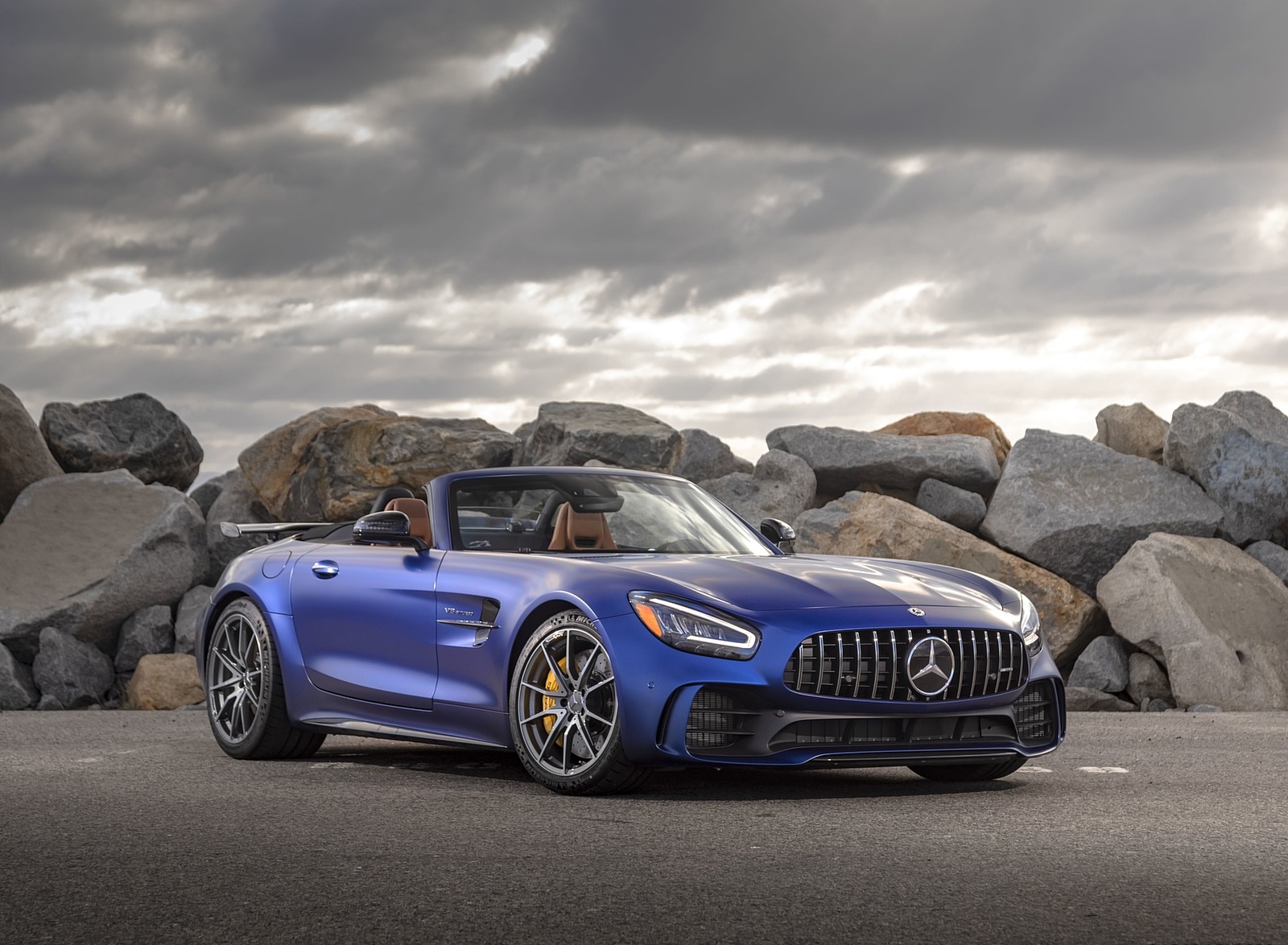 2020 Mercedes-AMG GT R Roadster (US-Spec) Front Three-Quarter Wallpapers #33 of 75
